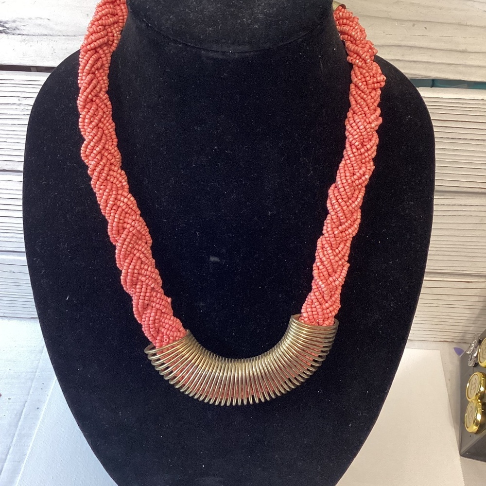 LEAF STATEMENT NECKLACE - Picture 8 of 11